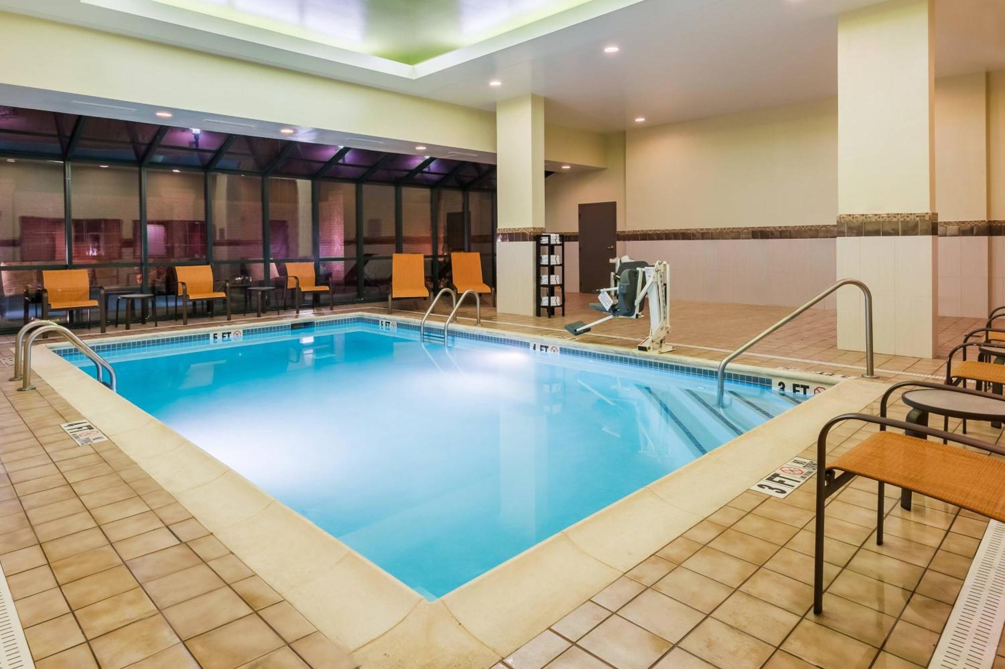 Courtyard By Marriott Chattanooga Downtown Exterior foto